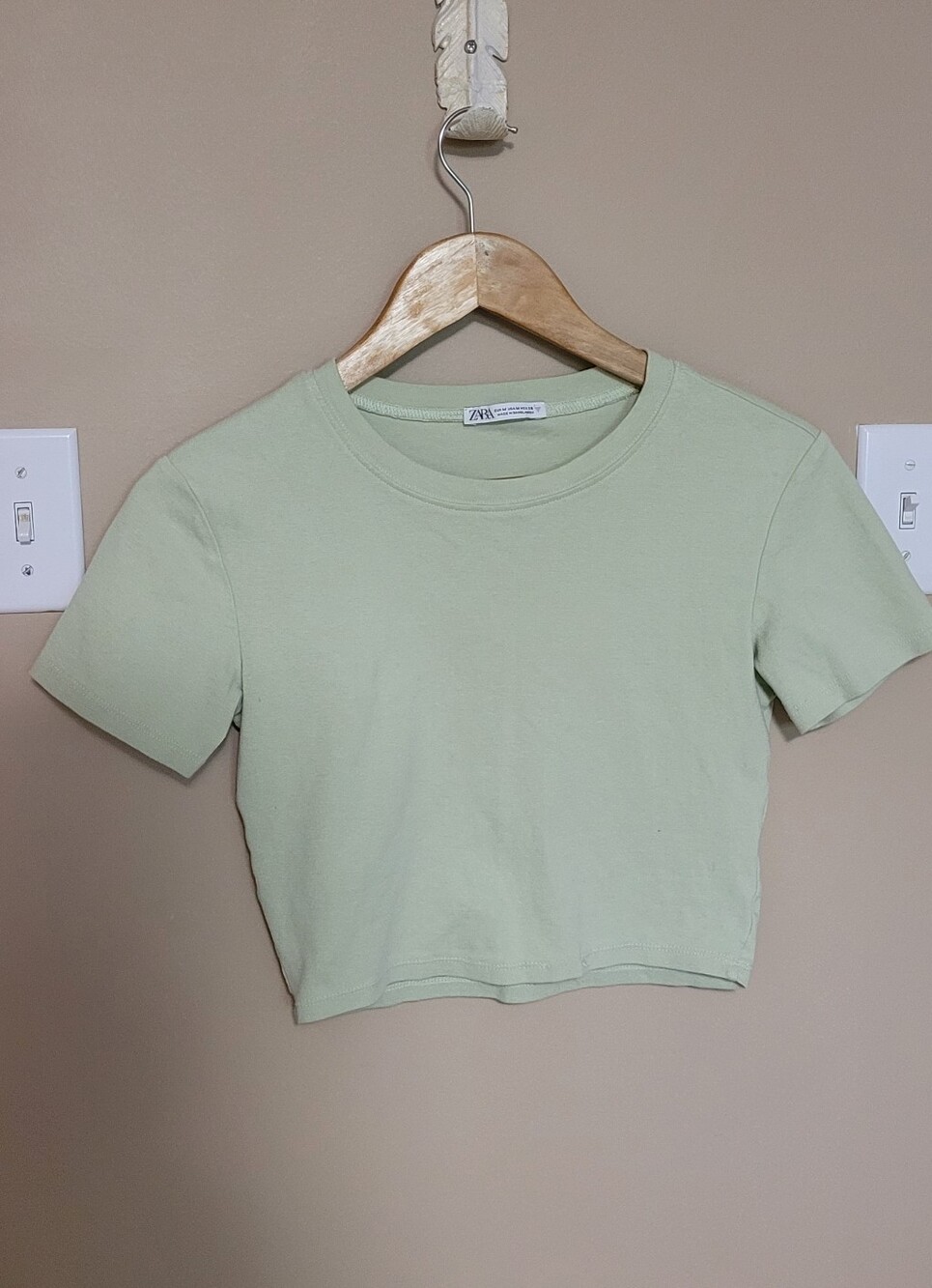 💚10 for $10💚 Bundle and save Zara Mint Green Cropped Crewneck Tee